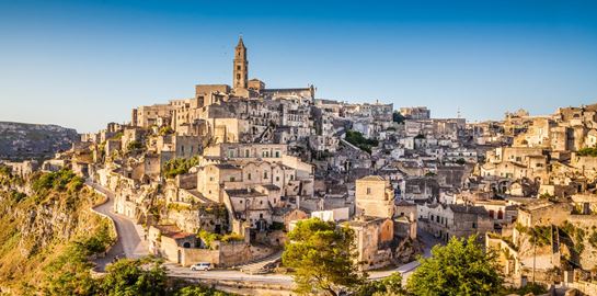 Ματέρα, η αρχαία κωμόπολη που γοήτευσε τον James Bond