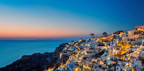 Από τη Μύκονο στη Σαντορίνη