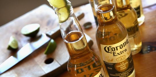 Ο κορονοϊός εξόντωσε και την μπύρα Corona