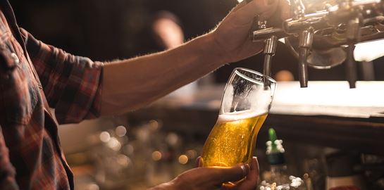 Μόλις ανακαλύψαμε τι προκαλεί μισή μπύρα στο μυαλό μας