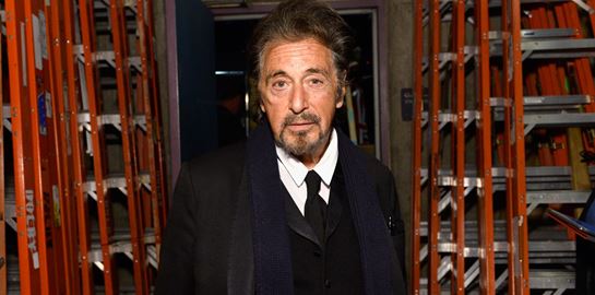 Τα υπερβολικά μακριά παλτό του Al Pacino στα 90s