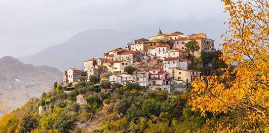 700 ευρώ το μήνα σε όποιον μετακομίσει στα χωριά της Νότιας Ιταλίας