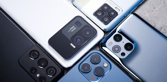 Η Samsung εκθρόνισε την Apple στην παγκόσμια αγορά smartphones