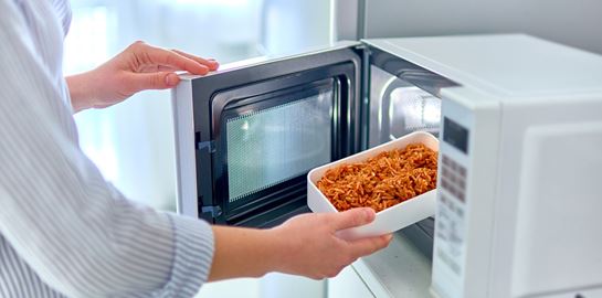 Τα λάθη που μπορεί να κάνεις με έναν φούρνο μικροκυμάτων