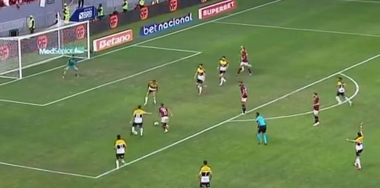 Σταματήστε ό,τι κάνετε: Αυτό είναι το πιο ασυνήθιστο πέναλτι στα χρονικά του ποδοσφαίρου