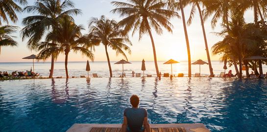 To Airbnb ψάχνει κόσμο να ταξιδεύει και να πληρώνεται