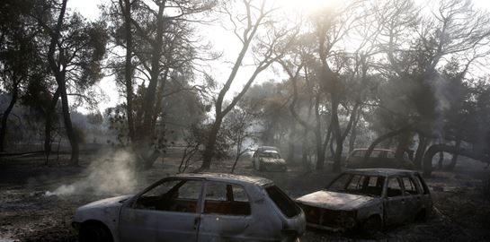 Η εξάπλωση της φωτιάς στη Βαρυμπόμπη σε 27&quot;