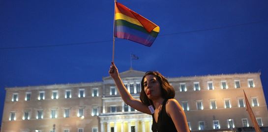 Υπάρχει σοβαρός λόγος που η παρέλαση του Pride γίνεται κάθε Ιούνιο