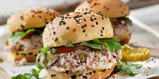 Burger με τόνο κονσέρβας, γιατί όχι;