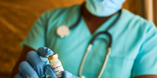 Μερικά παράδοξα συμπεράσματα για τη μετάλλαξη Όμικρον