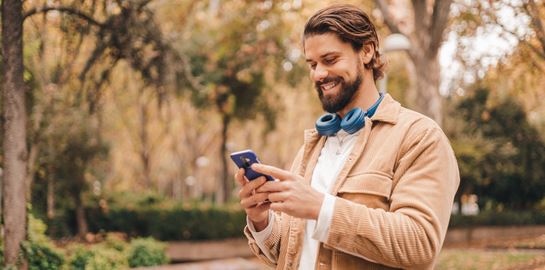 Πώς θα &#39;πειράξεις&#39; τις φωτογραφίες στο κινητό σου με τη βοήθεια της τεχνητής νοημοσύνης