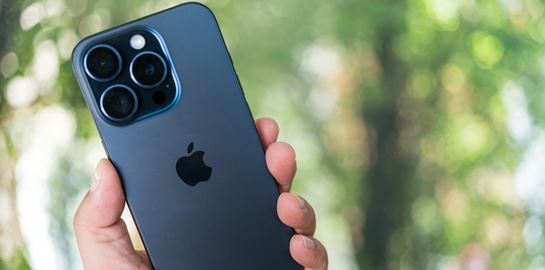 Χρήστες iPhone παραπονιούνται ότι εμφανίστηκαν ξαφνικά διαγραμμένες γυμνές φωτογραφίες τους
