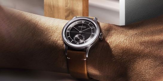 Η Longines ποντάρει στο μαύρο