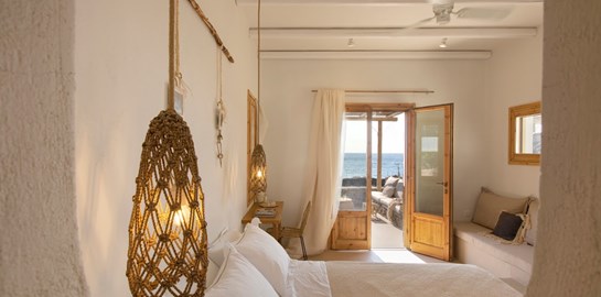 Στην Τζια και το πρώτο ολιστικό boutique hotel των Κυκλάδων