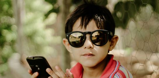 Ελλάδα: Απαγορεύει τα social media σε παιδιά μέχρι 15 ετών