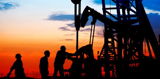 Τι μπορεί να οδηγήσει σε νέα κατάρρευση την τιμή του πετρελαίου