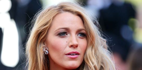 Η αγέρωχη λάμψη της Blake Lively