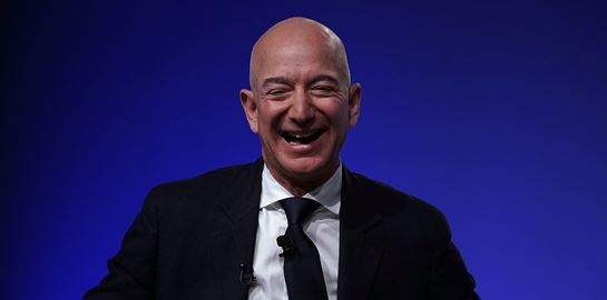 Ο Jeff Bezos μόλις έγινε κατά 6,4 δισ. δολάρια πλουσιότερος