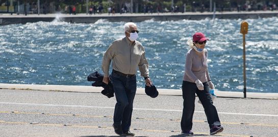 Κορονοϊός: Πόσο κοντά βρισκόμαστε σε τοπικά lockdowns