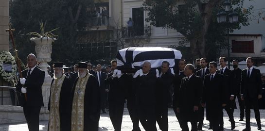 Κηδεύτηκε ο τέως βασιλιάς Κωνσταντίνος
