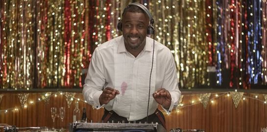 Ο Idris Elba από DJ γίνεται νταντά στο πρώτο trailer του Turn Up Charlie