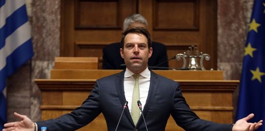 Τα &#39;σημάδια&#39; στη βάφτιση του Στέφανου Κασσελάκη &#39;μίλησαν&#39; για το μέλλον του