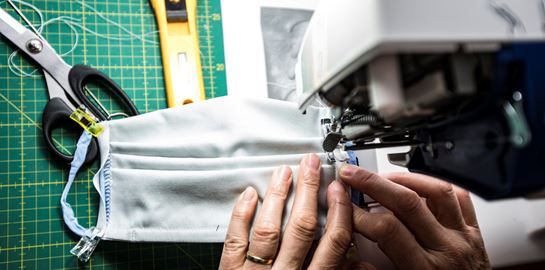 Οι οδηγίες του υπουργείου Ανάπτυξης για τις υφασμάτινες μάσκες