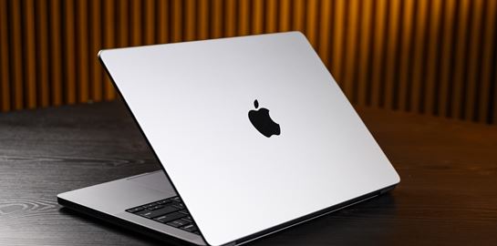Μίνι crash test: Ποιο MacBook να αγοράσεις το 2024