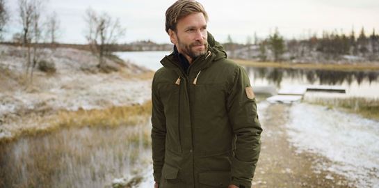 Τα ανθεκτικά, αδιάβροχα τζάκετ και παρκά της Fjällräven