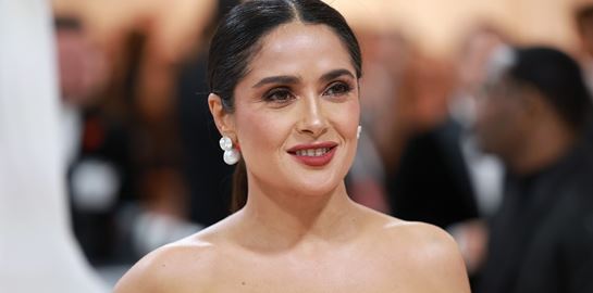 Θυμάσαι πώς έδειχνε η Salma Hayek πριν από 40 χρόνια;