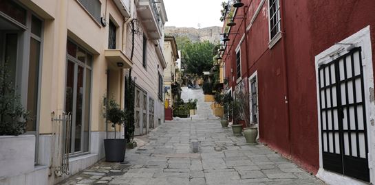 Πόσο κοντά βρισκόμαστε σε απαγόρευση κυκλοφορίας από τις 18.00