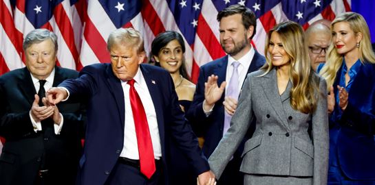 Τι δείχνει η γλώσσα του σώματος της Melania στη νικητήρια ομιλία του Donald Trump