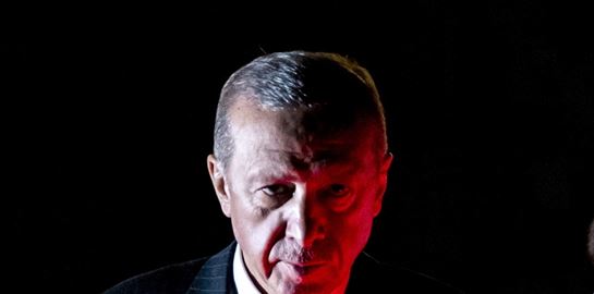 O Erdogan απειλεί με πυραύλους και γεωτρήσεις νότια της Κρήτης