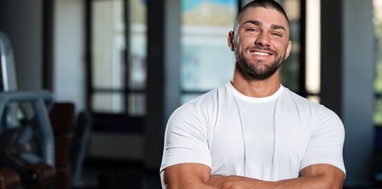 O πιο αποτελεσματικός τρόπος για να χτίσεις μυϊκή μάζα μέσα στον καύσωνα