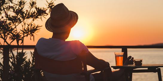 Οι μπύρες στο ηλιοβασίλεμα κάνουν καλό
