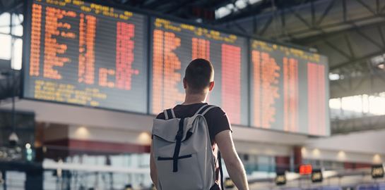 Είμαστε πιο χαρούμενοι όταν κάνουμε ταξίδια παρά παιδιά, έρευνα υποστηρίζει