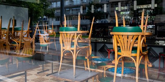 Μόνο το αυστηρό lockdown θα περιορίσει τον κορονοϊό