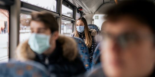 Κορονοϊός: Μία ανάσα από τους 100 οι νέοι θάνατοι