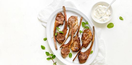 Το αρνί πέρα από τον οβελία