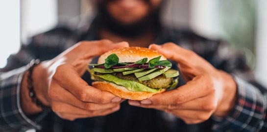 H διαφορά ανάμεσα σε μία χορτοφαγική και μία vegan δίαιτα