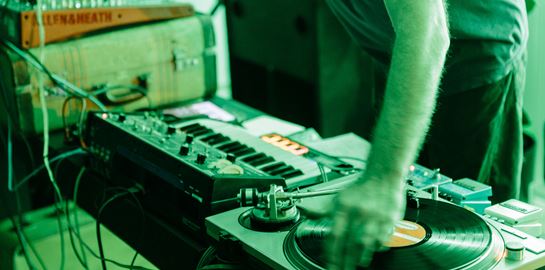 Μία βόλτα στην underground ηλεκτρονική Αθήνα