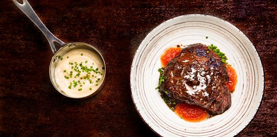 Στο Steak Alive, το εκλεκτό κρέας έχει τον πρώτο και τον τελευταίο λόγο