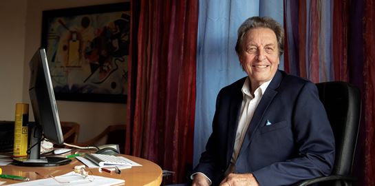 Πριν από τον Elon Musk, υπήρξε ο Errol