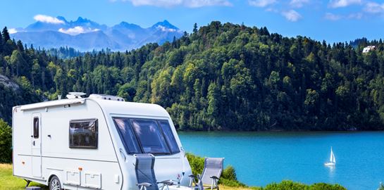 Αυτοκινούμενα τροχόσπιτα: Η νέα, παγκόσμια τάση διακοπών