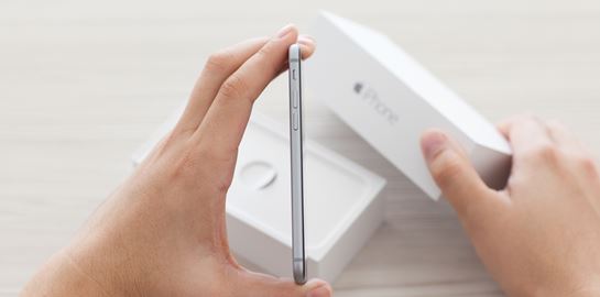 Λεπτότερο και ελαφρύτερο θα είναι το επόμενο iPhone