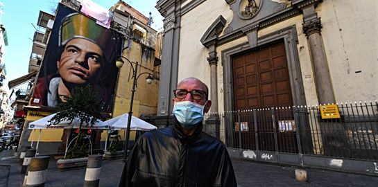 Οι θεωρίες συνωμοσίας καλπάζουν εν μέσω κορονοϊού