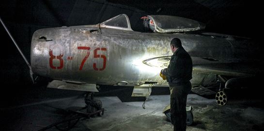 Στο νεκροταφείο των μαχητικών jets της Αλβανίας