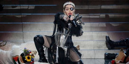 Ασκώντας -περίπου- πολιτική στην Eurovision