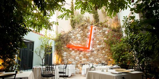 Η Σπονδή υποδέχεται την άνοιξη με ένα νέο Spondi Hommage