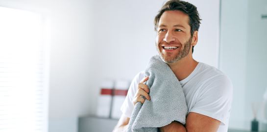 Μερικές συμβουλές για να στρώσεις επιδερμίδα και να φαίνεσαι νεότερος